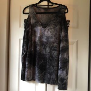 Women’s velour long sleeve top